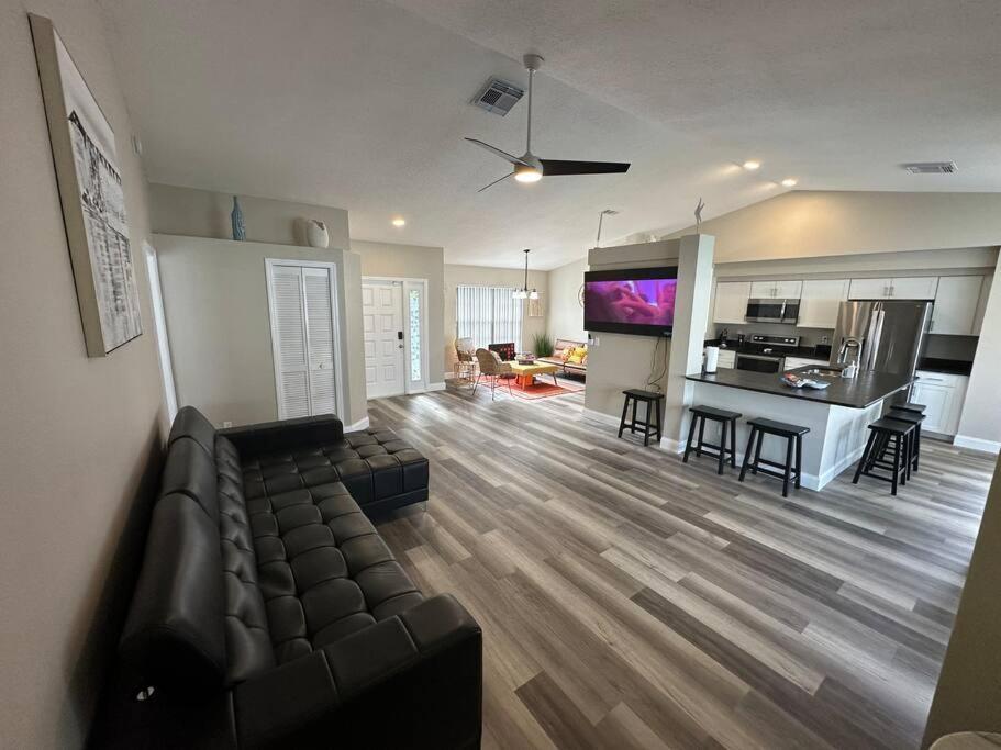 Manatee Oasis Weeki Wachee Family Fun Pool Home Spring Hill Exterior foto