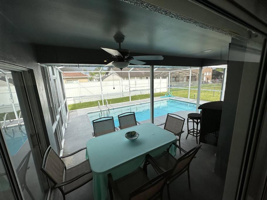Manatee Oasis Weeki Wachee Family Fun Pool Home Spring Hill Exterior foto